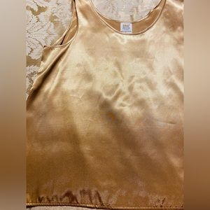 Silk top in Gold